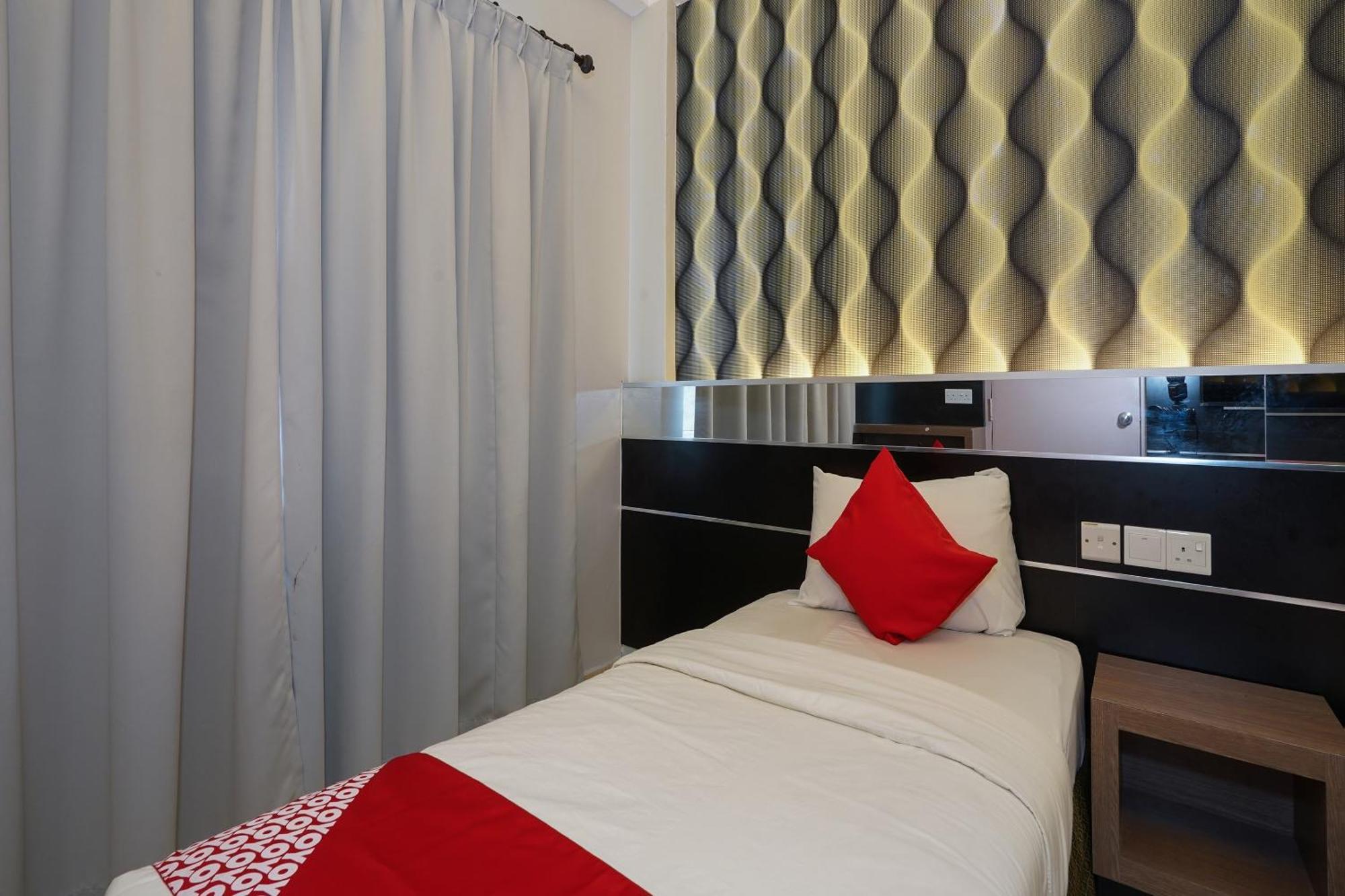 Hotel O Hotel Orchard Inn Lumut Eksteriør bilde