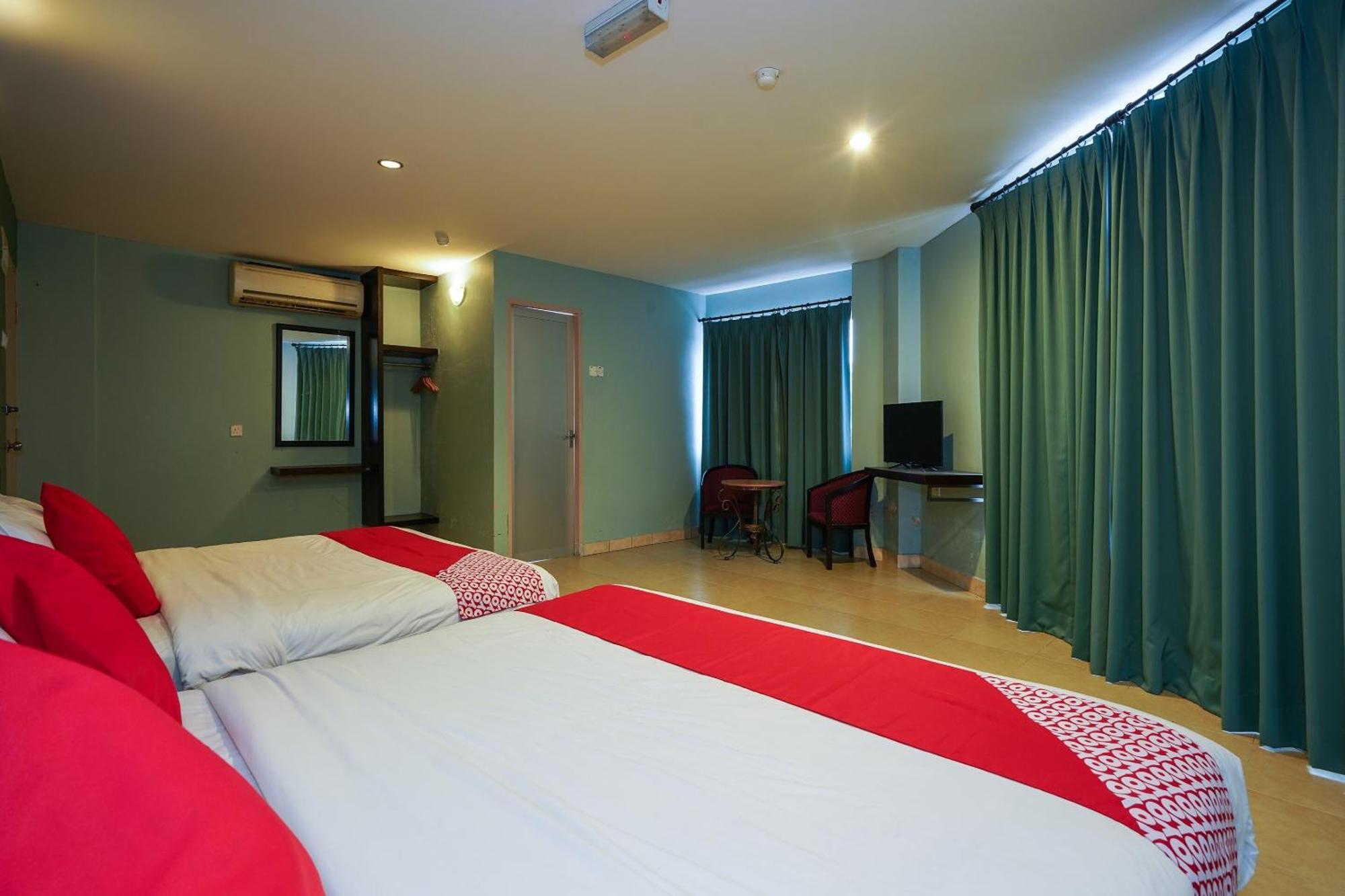 Hotel O Hotel Orchard Inn Lumut Eksteriør bilde