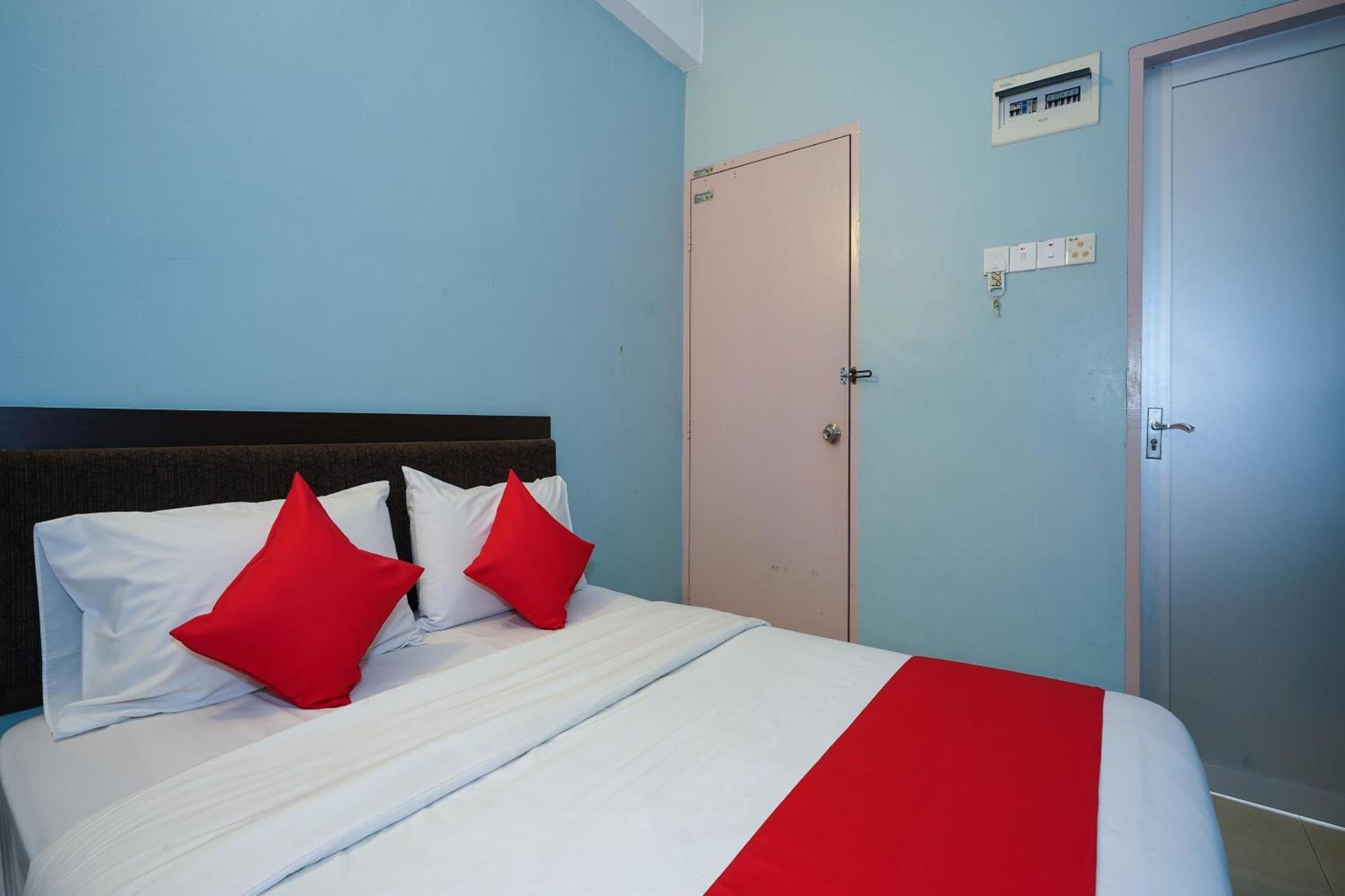 Hotel O Hotel Orchard Inn Lumut Eksteriør bilde