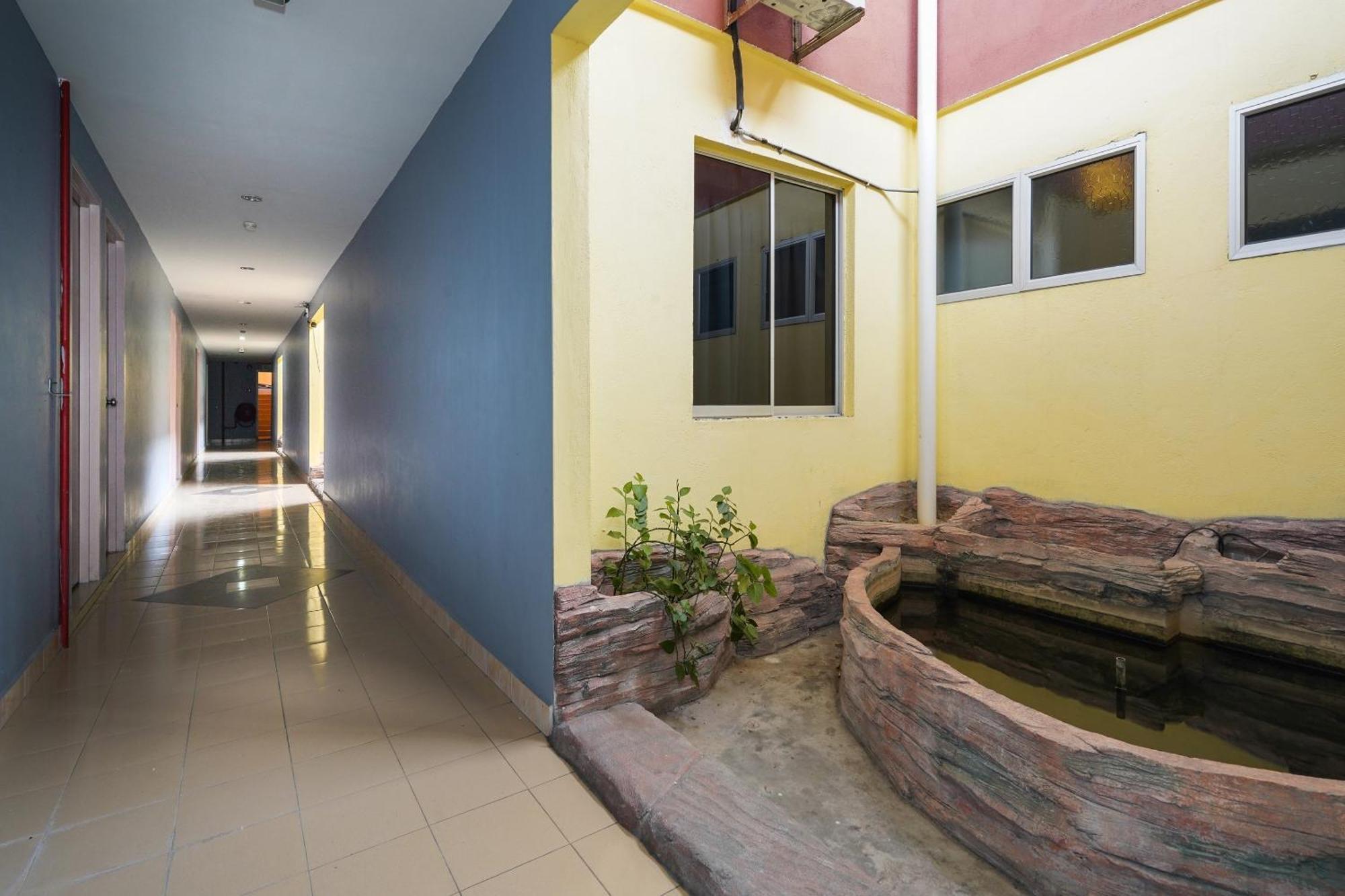 Hotel O Hotel Orchard Inn Lumut Eksteriør bilde