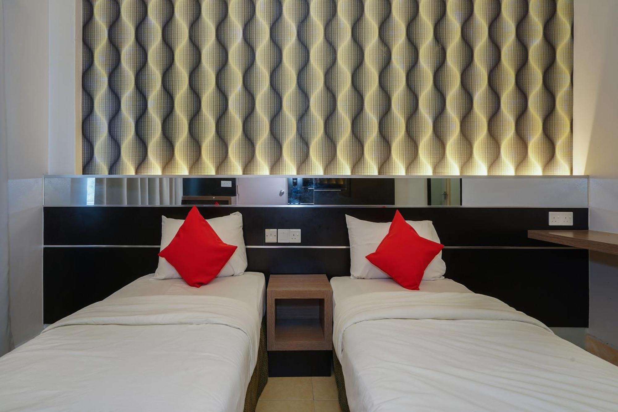 Hotel O Hotel Orchard Inn Lumut Eksteriør bilde
